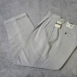 Newbridge Mens 38x30 Dress Pants Grey Pleated Cuffed Viscose Blend M24343080